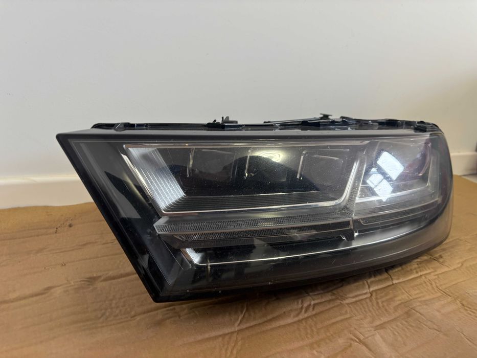 Far stanga full led matrix Audi Q7 4M dupa 2016 cod 4M0941035
