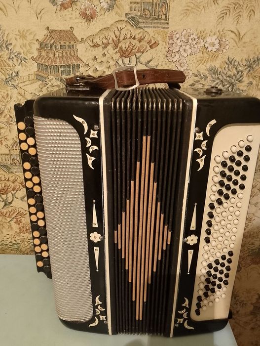 Продам Баян Беларусь