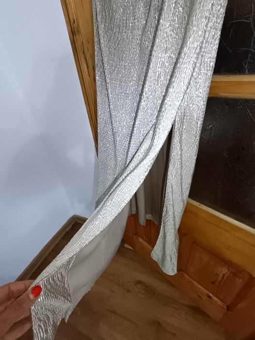 Rochie lungă elegantă aurie, cu efect strălucitor