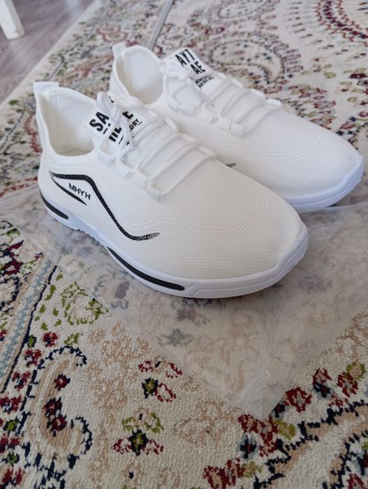 Продам кросовки новые