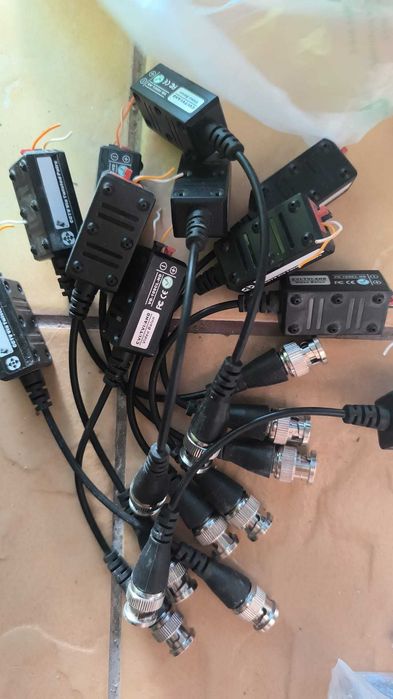 Lot echipamente securitate - alarma, supraveghere video, control acces