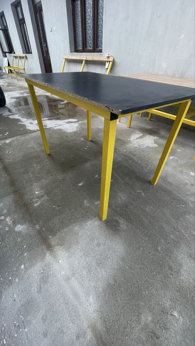 Стол   качественный.  для    дома