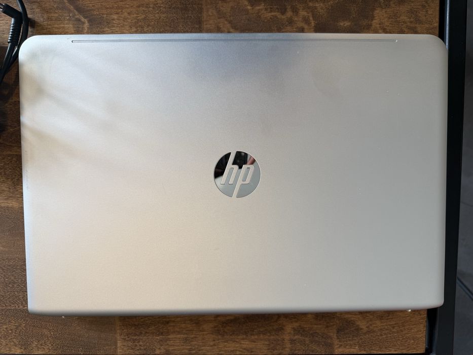 Лаптоп HP envy с подаръци