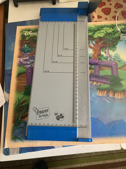 Гилотина за хартия