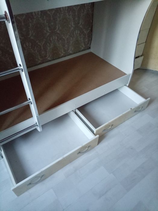 Кровать детская двухярусная