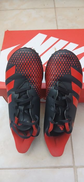 Детски футболни обувки