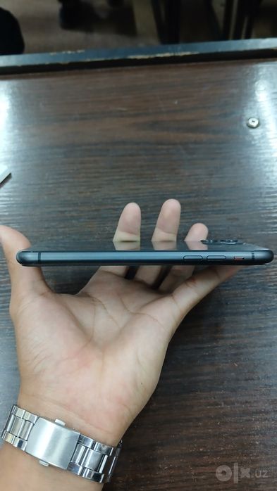 Iphone 11 sotiladi