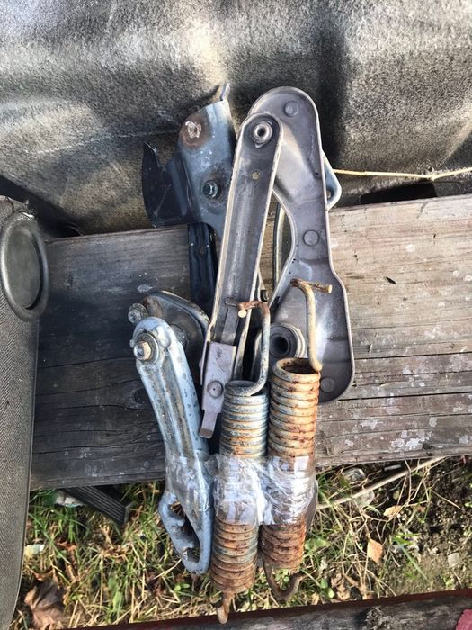 Продам капот дорест   телевизор  ноускат 124 мерс