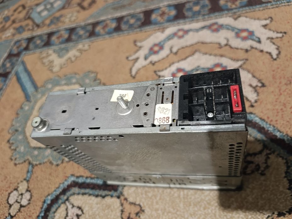 Продам автомагнитолу BLAUPUNKT RD104