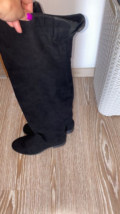 Vând cizme Forever 21