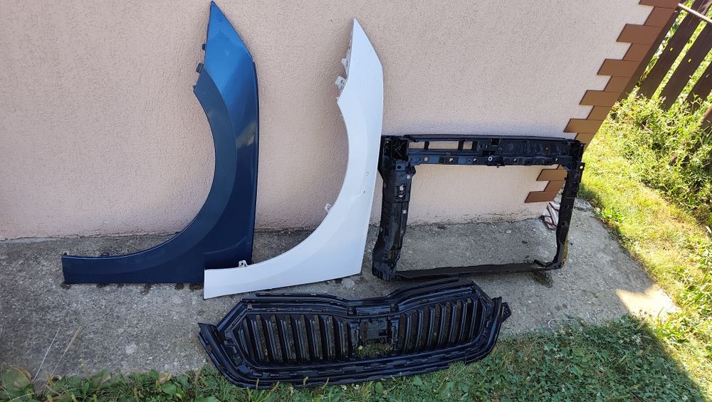 Trager aripa grila bara Skoda Octavia 4