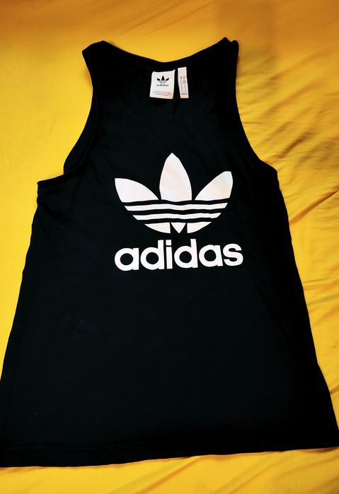 Maieu Adidas. Black