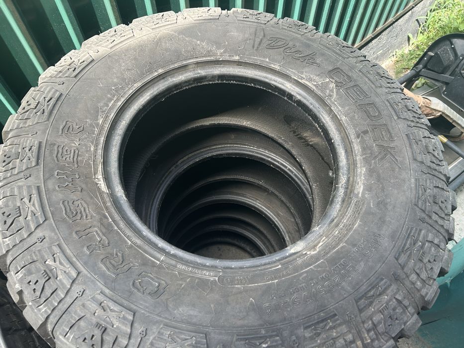 Продаю шины коплект