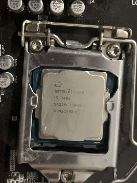 Placa de baza gigabyte GA-H110M-S2H +Procesor intel i5-7400 + Cooler