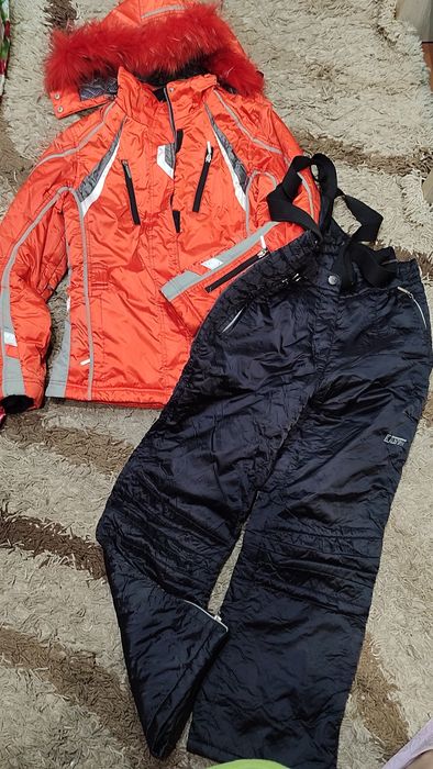 Продам праздничн платья 2000