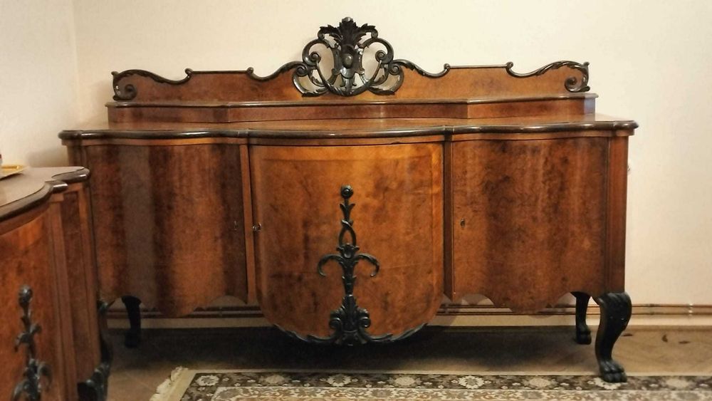Vând mobilier vintage sufragerie - bufete, vitrină, masă extensibilă și 6 scaune