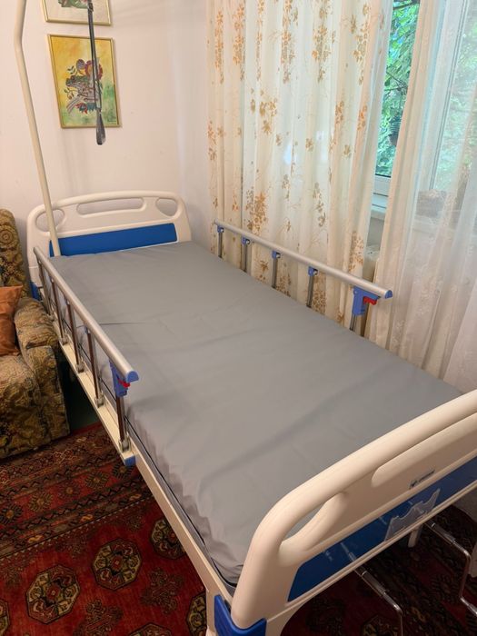 Pat mobil cu pozitionare mecanica cu saltea antiescare UNIZDRAV