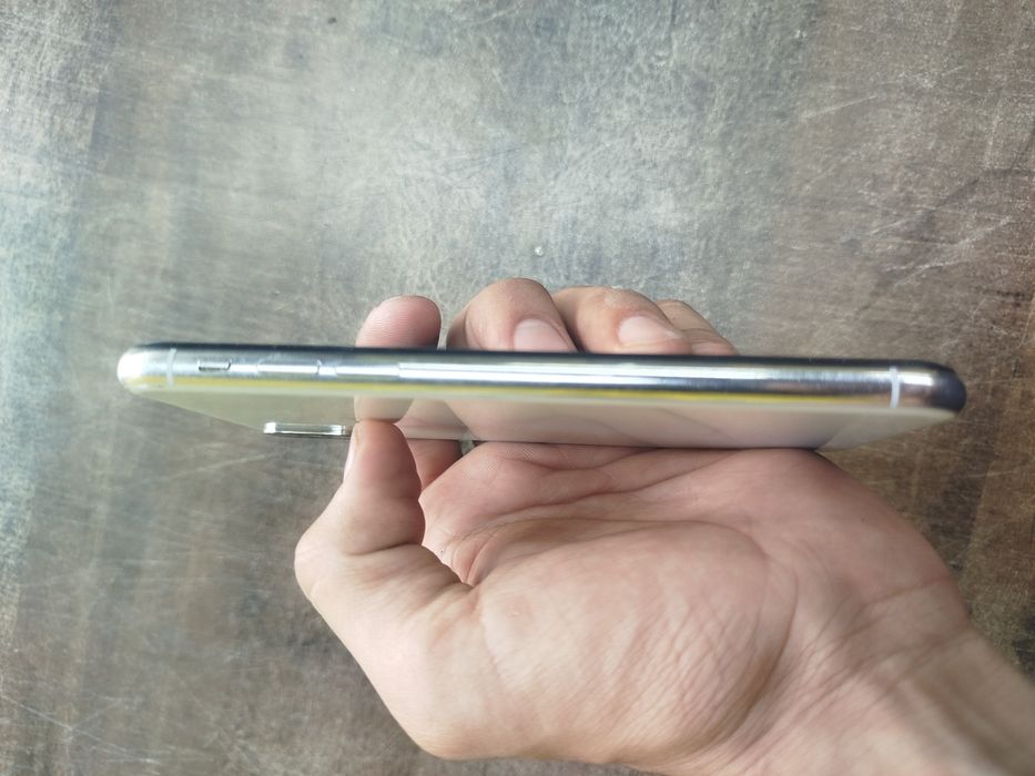 iPhone x  продам