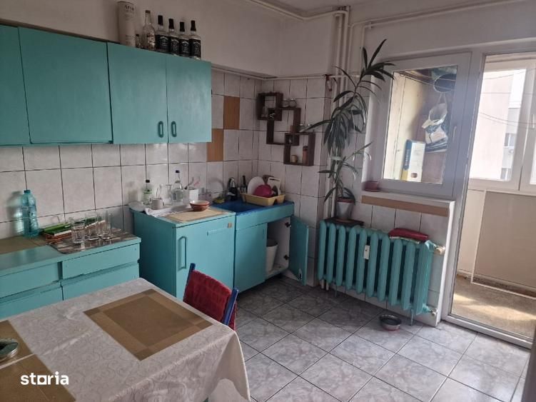 Apartament 3 camere cu loc de parcare in zona Stefan Cel Mare 5 min de