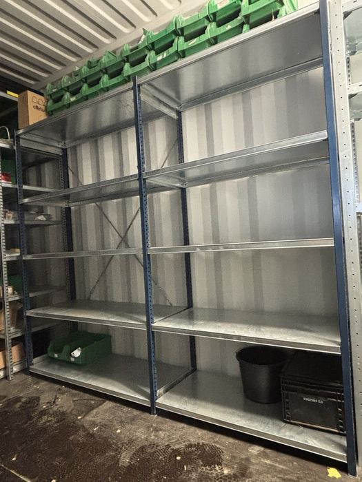 Rafturi cu polite zincate