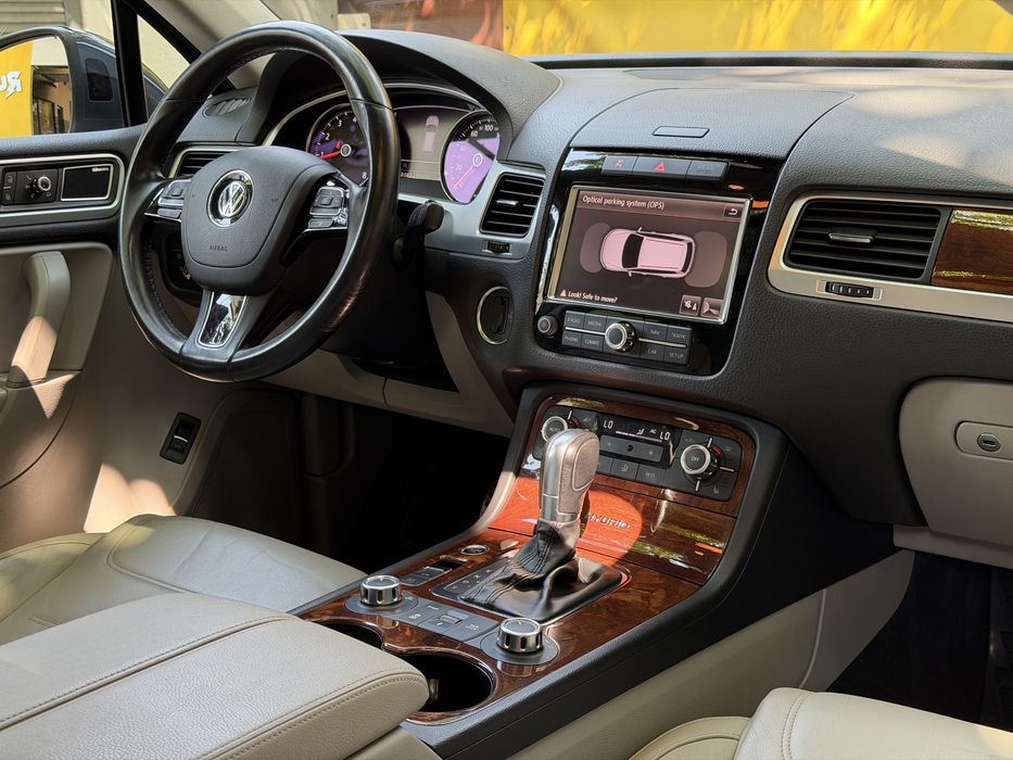 VW Touareg 3.0 Hybrid | Suspensie Pneumatică | Dynaudio | Keyless | 11.490 €