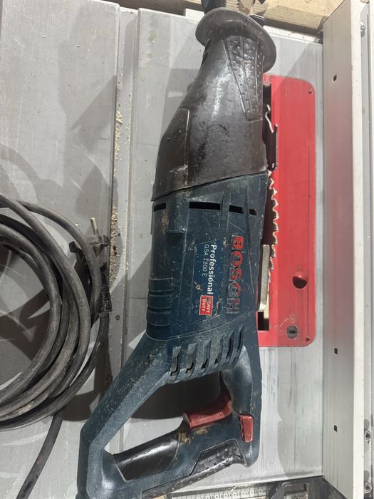 BOSCH  Саблен трион