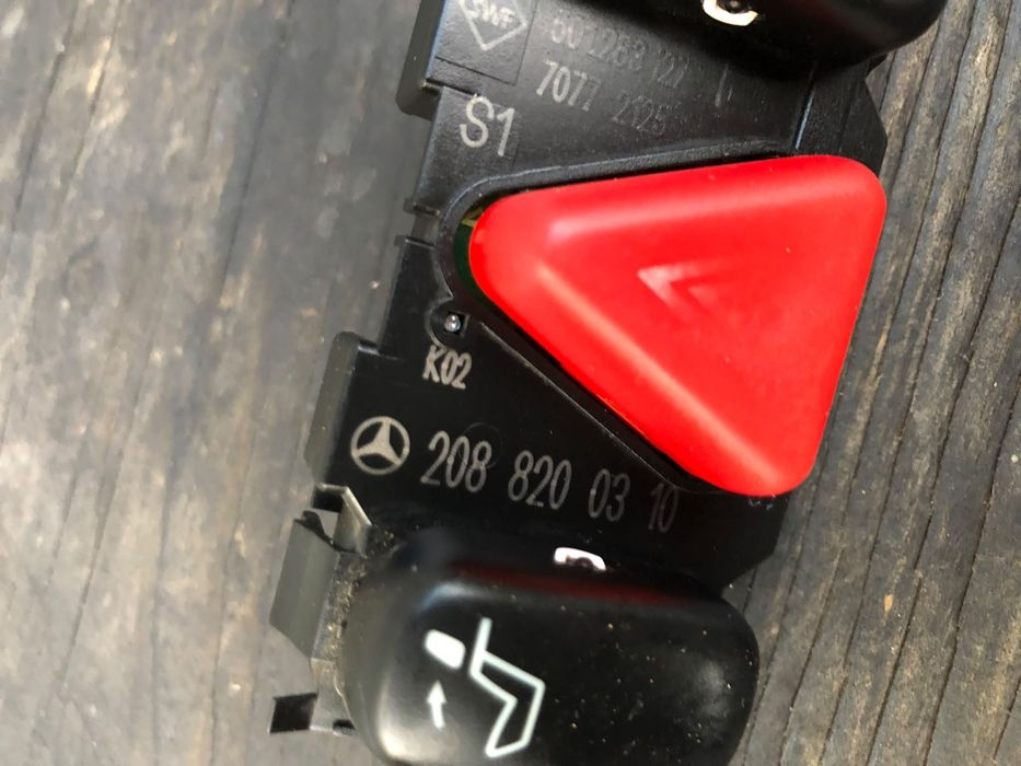Buton Avarie Avarii Mercedes C Class W202 Mercedes E Class W210 CLK W208 2088200310