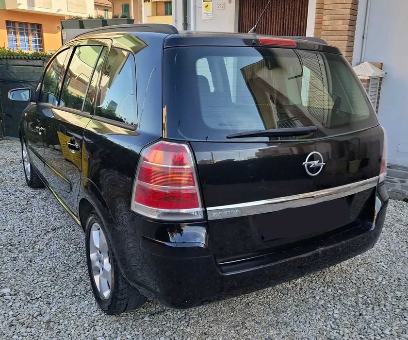Opel Zafira B 1.9cdti 150к.с. 2006г. се продава на части