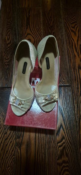 Обувь женская разная