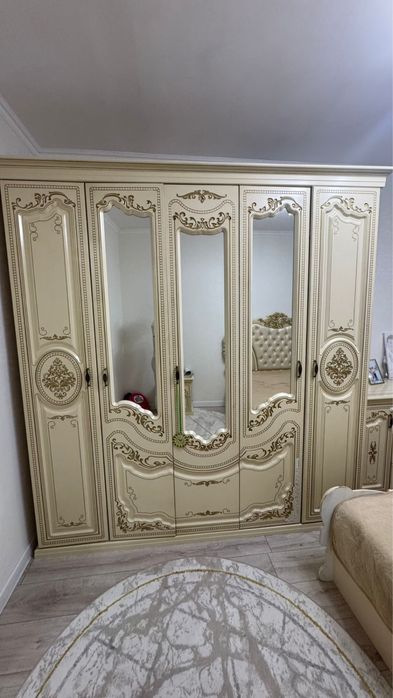 Продам спальный гарнитур