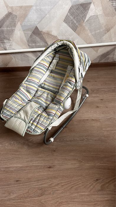 Шезлонг детский