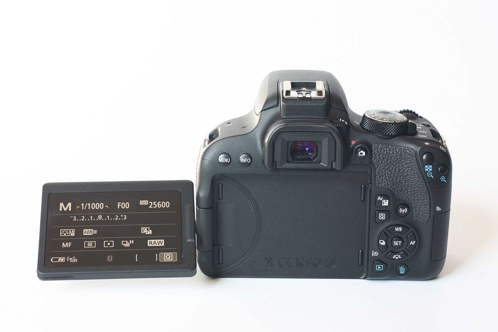 Canon EOS 800D + EF 50 mm 1.8