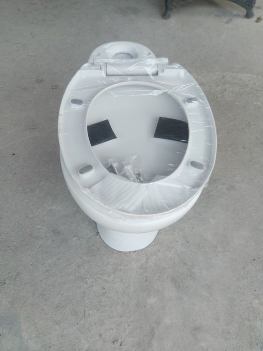 Продам новый унитаз