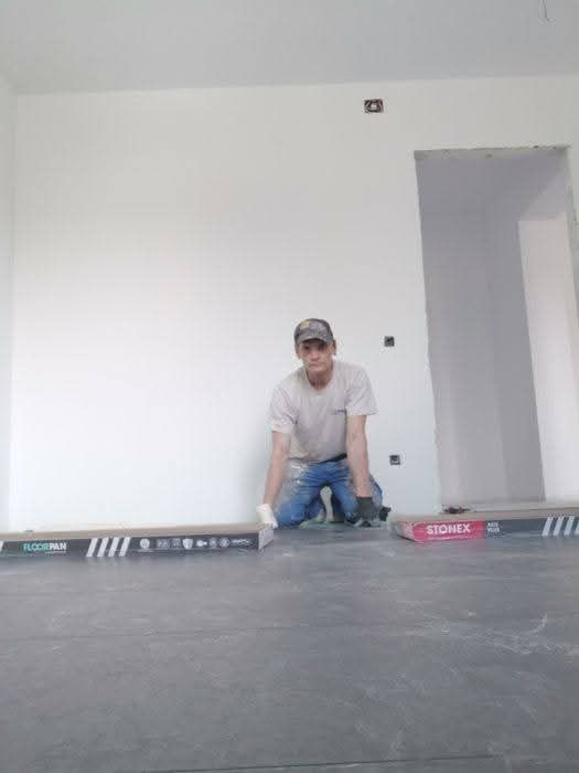 Persoana fizica execut lucrări de amenajări interioare