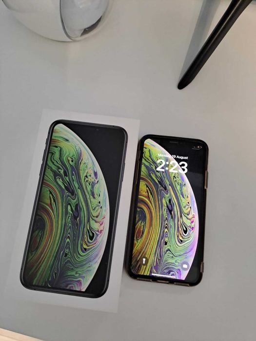 Iphone XS 64 GB с оригинално зарядно