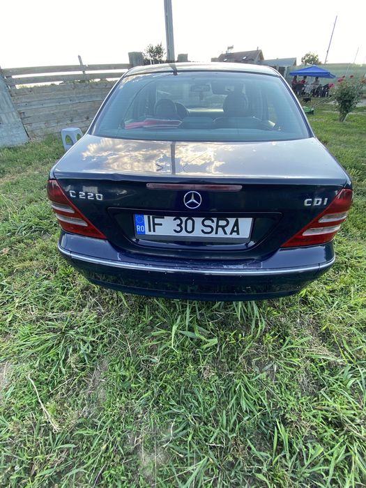 MERCEDES-BENZ E-Class 0 — imagine 3