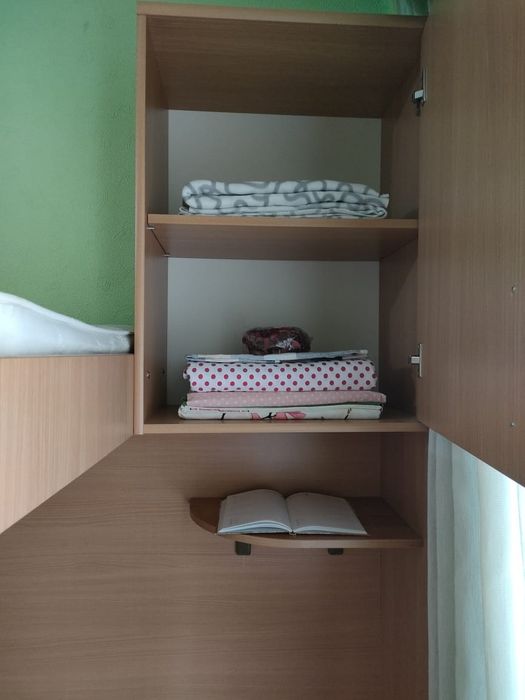 Отдам бесплатно двухъярусную кровать