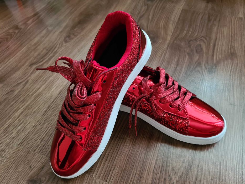 Нови червени кецове 39 н