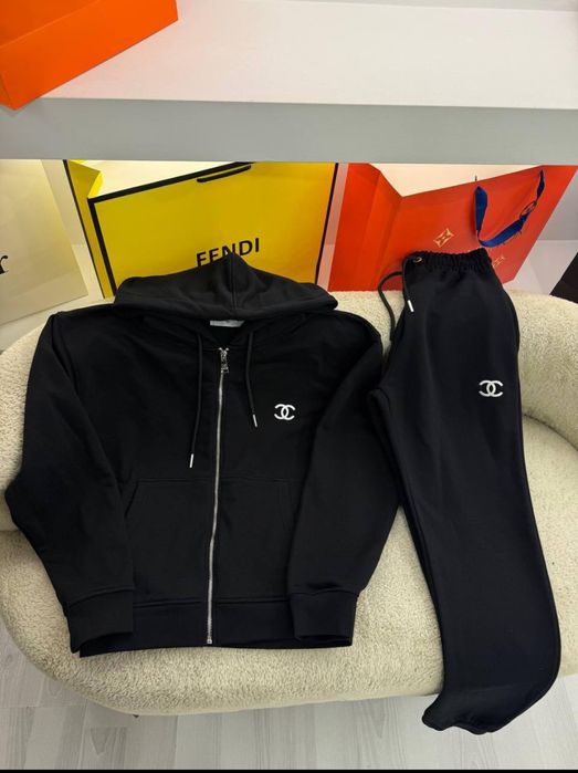 Дамски екипи нови