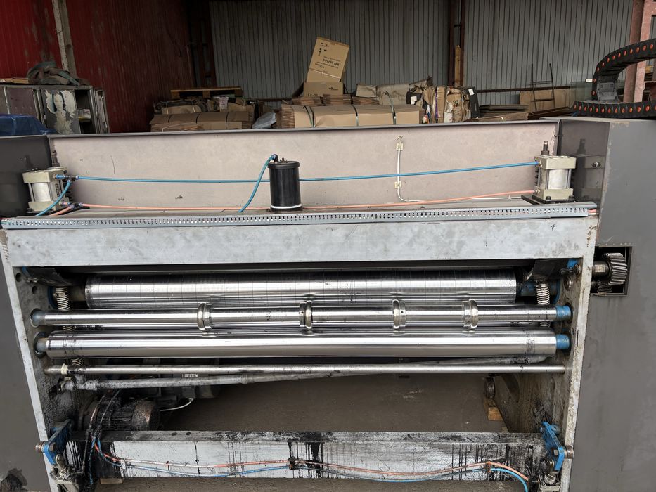 Utilaj cutii carton flexo slotter