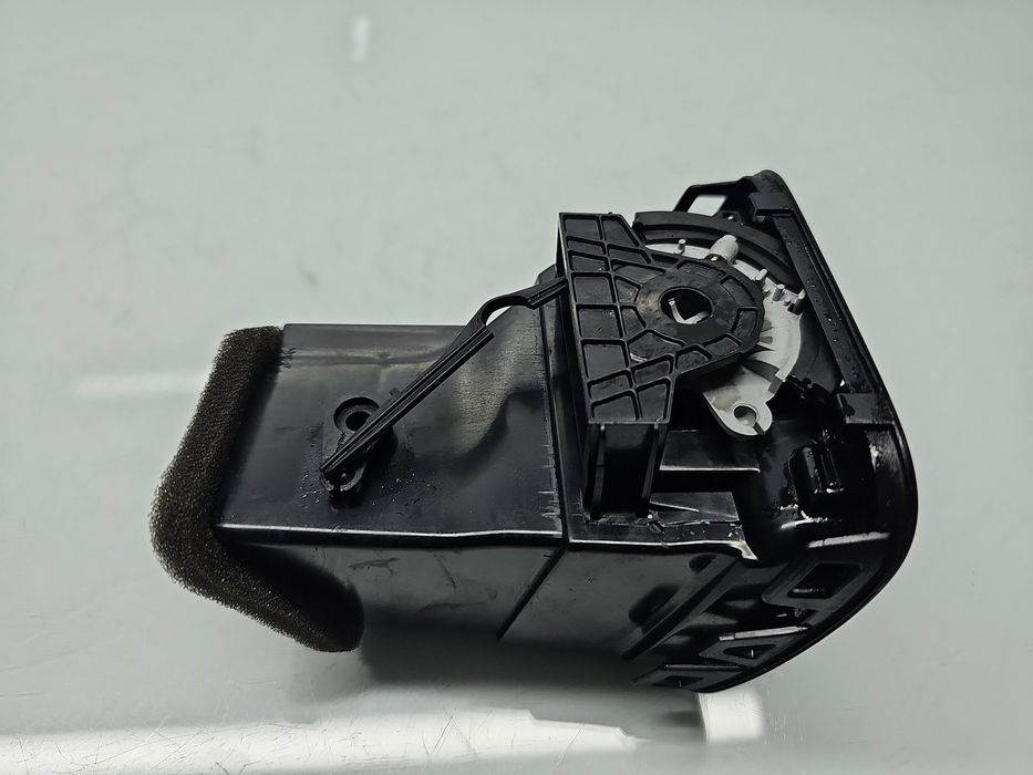 Grila aerisire stanga Volkswagen Scirocco (137) [Fabr 2008-2017] 1Q081