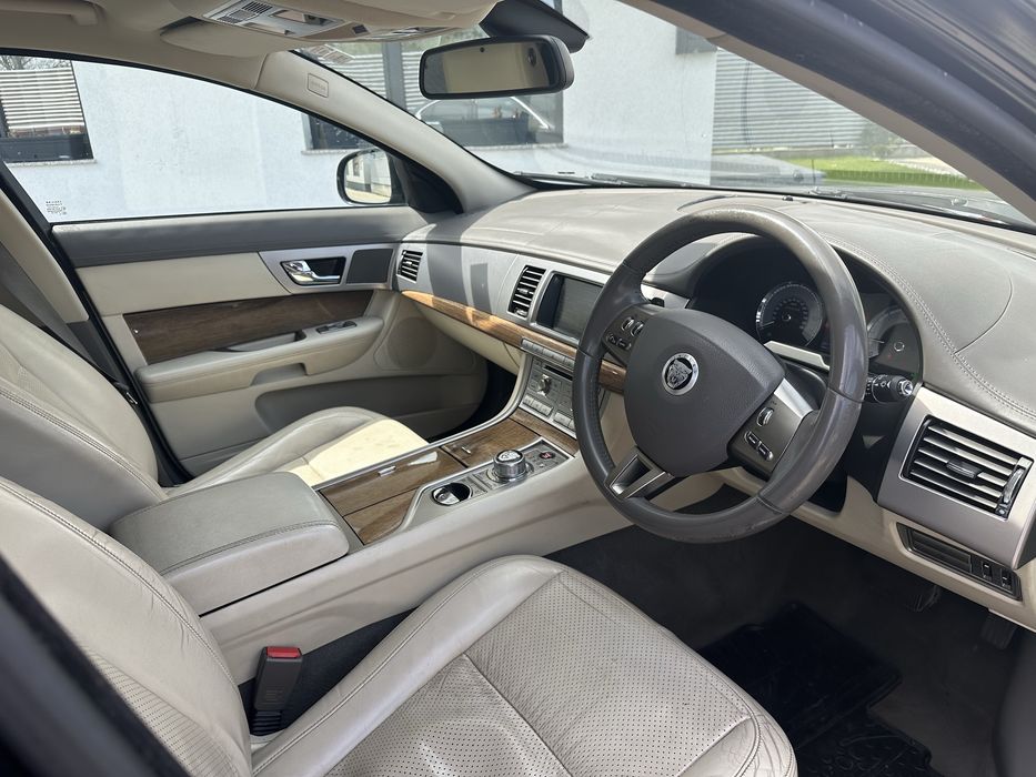 Vând Jaguar Xf 3.0 diesel 2010