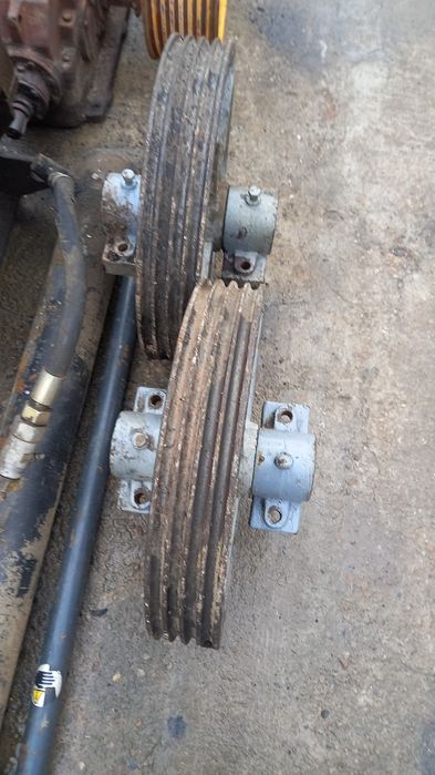 volanta 520 mm de la lift / fulie cu 4 canale semirotunde 15 mm