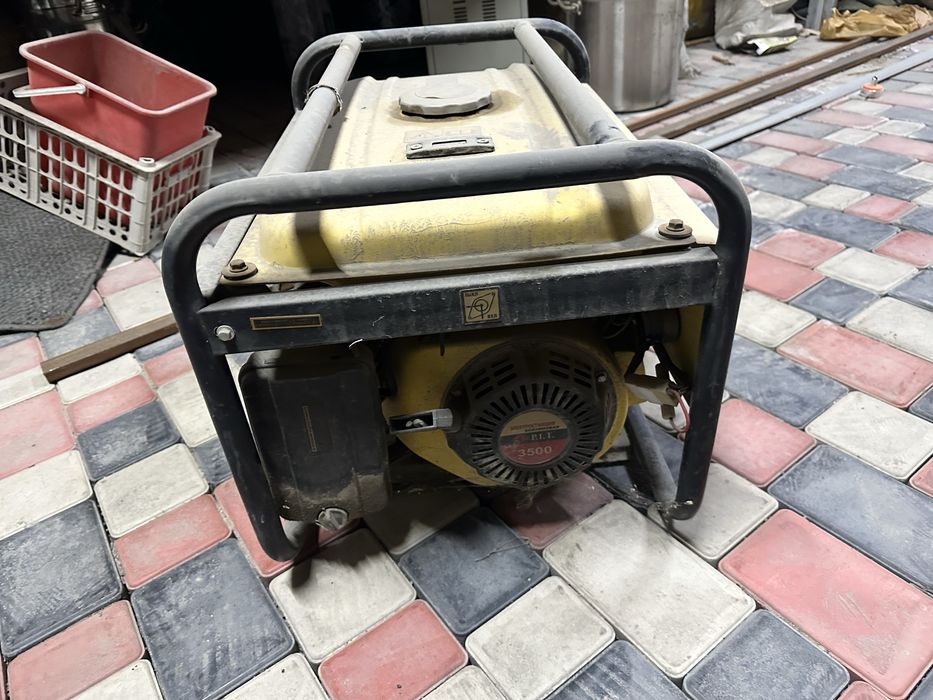 Бензиновый генератор PIT 3500
