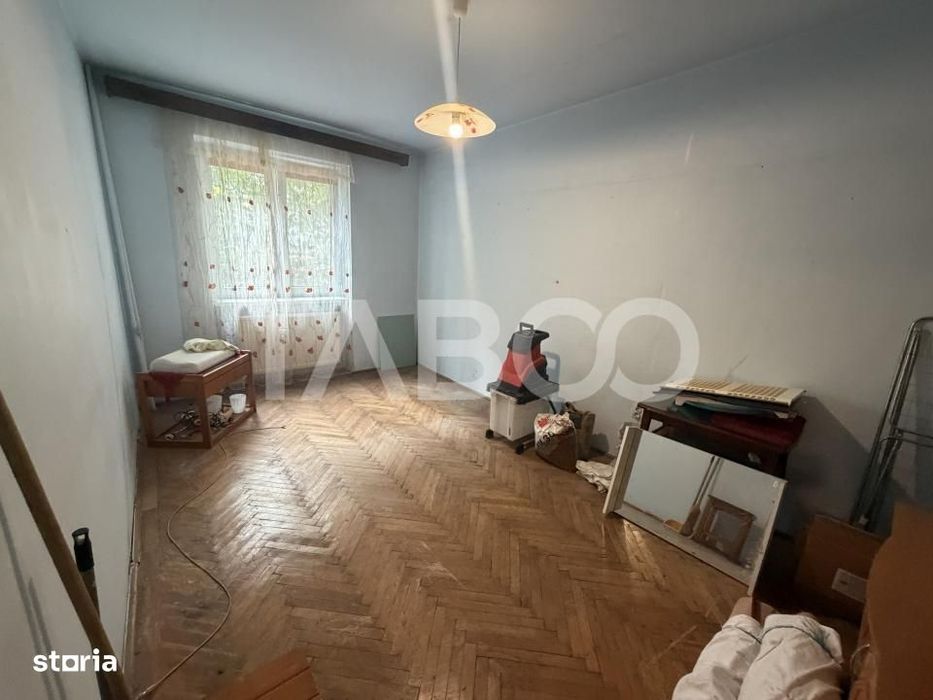 Apartament 2 camere decomandat parter gradina zona Negoiu