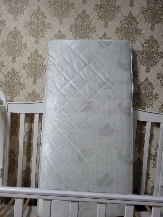 Продам детскую кроватку