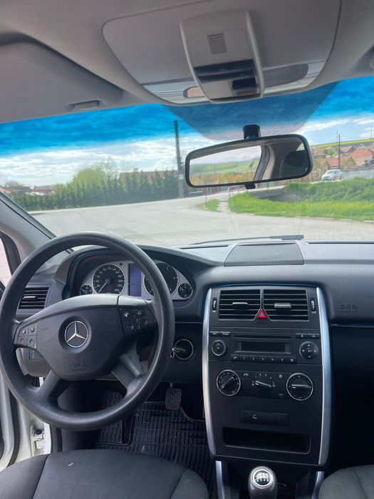 Vând Mercedes B class