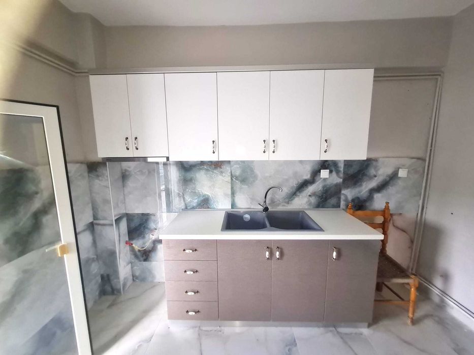 Продава 2 ет къща 240 м2 с двор 1200 м2 в Аспровалта, Гърция