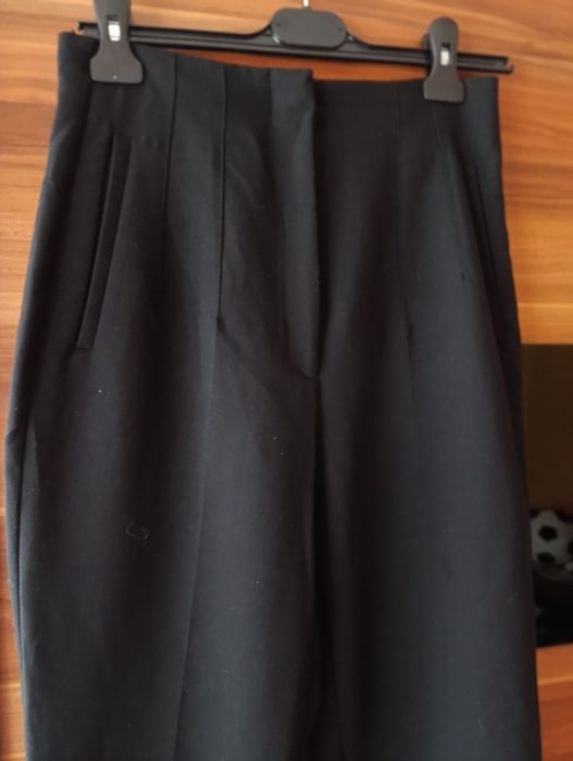 Два броя панталони Зара