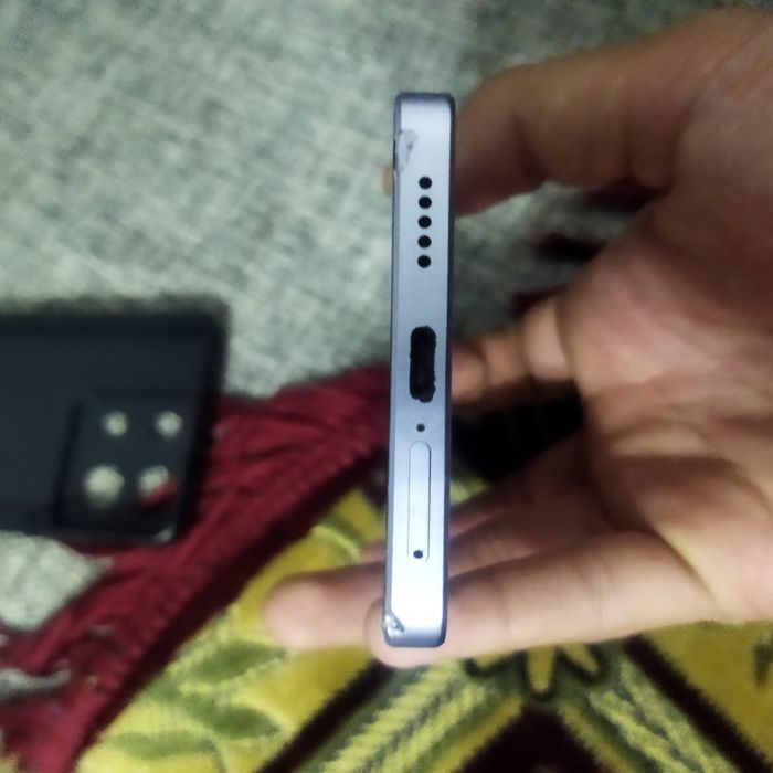 На обмене два телефона